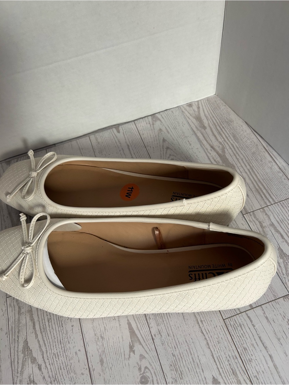 Cliffs by WHITE MOUNTAIN Cream Quilted Ballet Flats with Bow Detail